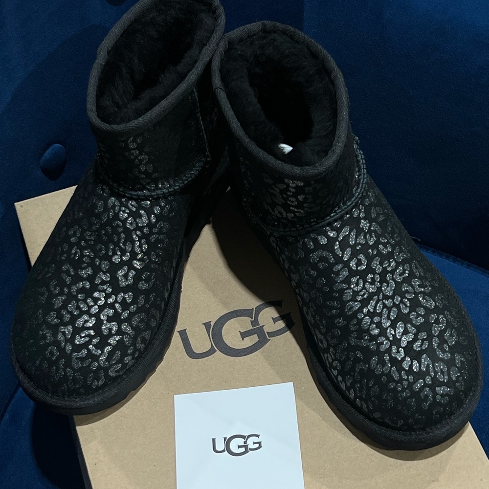 Brand New Ugg Plush from real lamb due back size 6 / 37